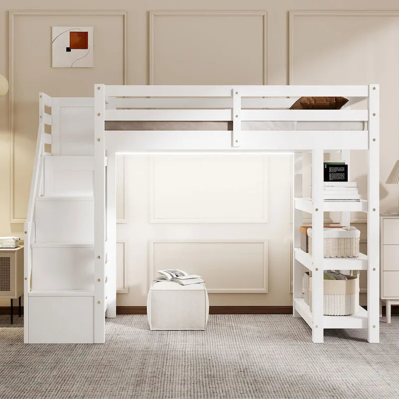 Cama alta de madera de pino blanca con escaleras de almacenamiento y estantes