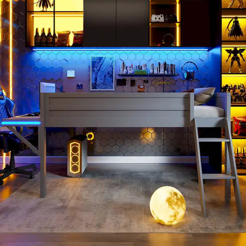 Letto alto basso grigio in legno di pino con scrivania e illuminazione