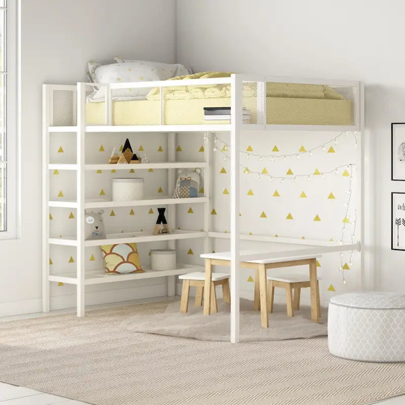 Estructura de cama alta tipo loft moderna de metal con barandillas de malla y estantes