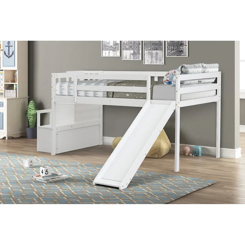 Cama baja tipo loft de madera de pino con tobogán y escaleras de almacenamiento