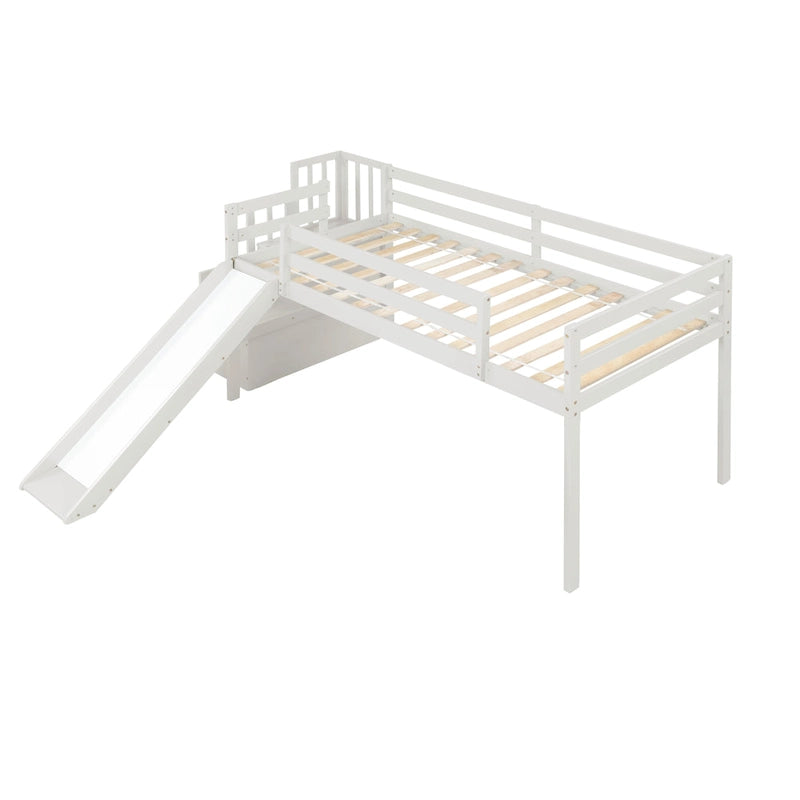 Niedriges Hochbett aus Kiefernholz mit Rutsche und Stauraumtreppe